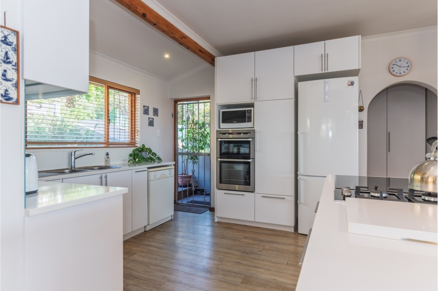 4 Bedroom Property for Sale in Fish Hoek Western Cape